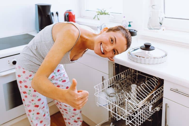 women washing Haakaa in the dishwasher